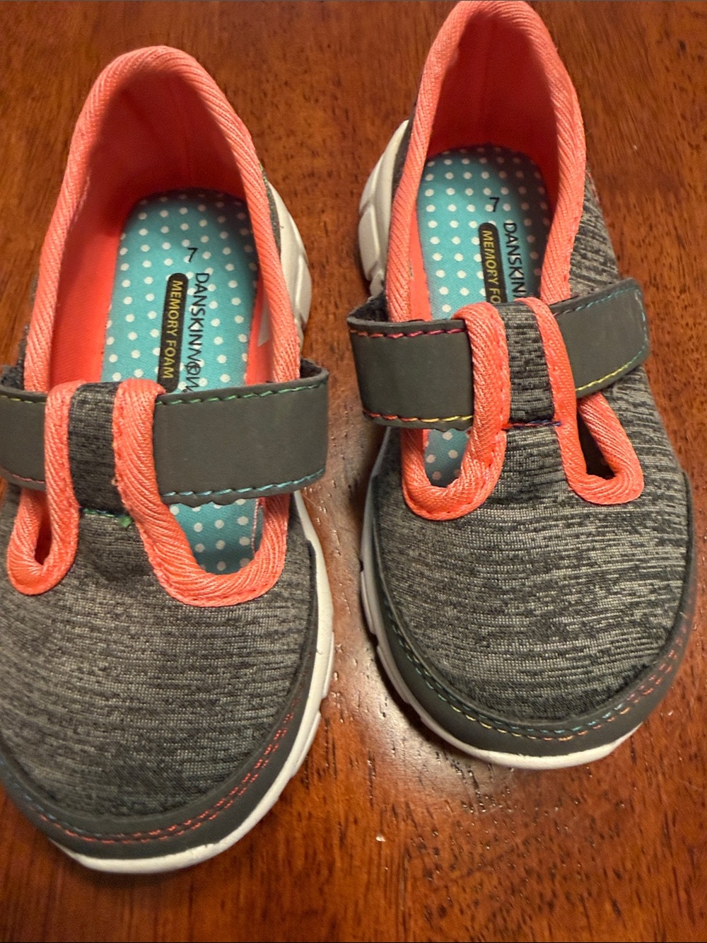 Danskin Kids Gray and Coral Slip-On Hook & Loop Sneakers. Size 7